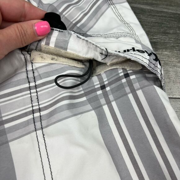 Hurley plaid print swim trunks - Picture 5 of 9